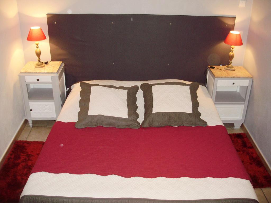 Auberge Du Bord Des Eaux - Demi-Pension Assuree Sur Reservation Saint-Amand-les-Eaux Zewnętrze zdjęcie