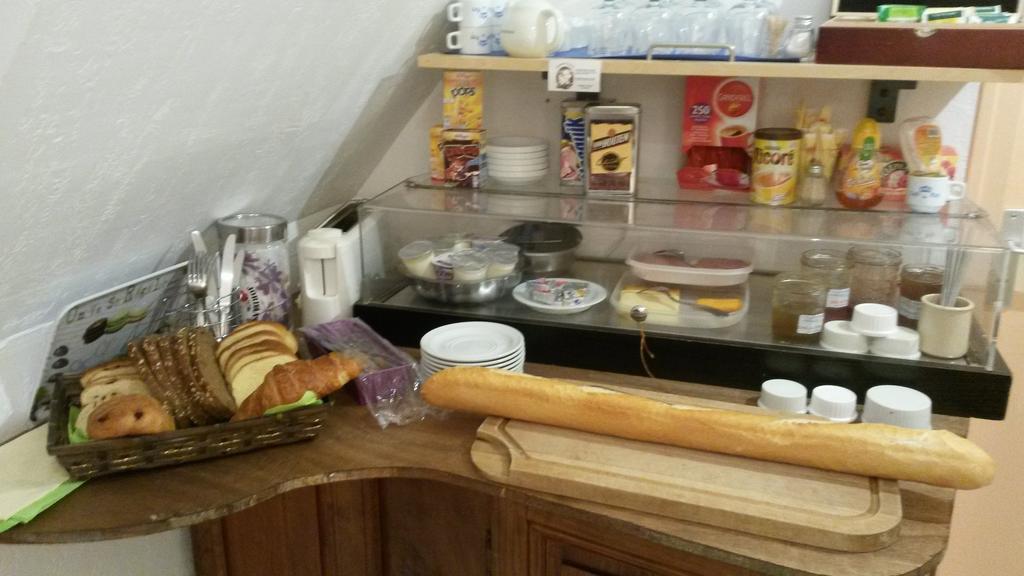 Auberge Du Bord Des Eaux - Demi-Pension Assuree Sur Reservation Saint-Amand-les-Eaux Zewnętrze zdjęcie