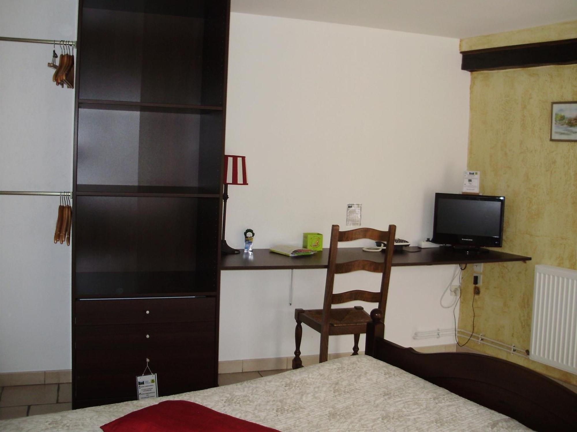 Auberge Du Bord Des Eaux - Demi-Pension Assuree Sur Reservation Saint-Amand-les-Eaux Zewnętrze zdjęcie