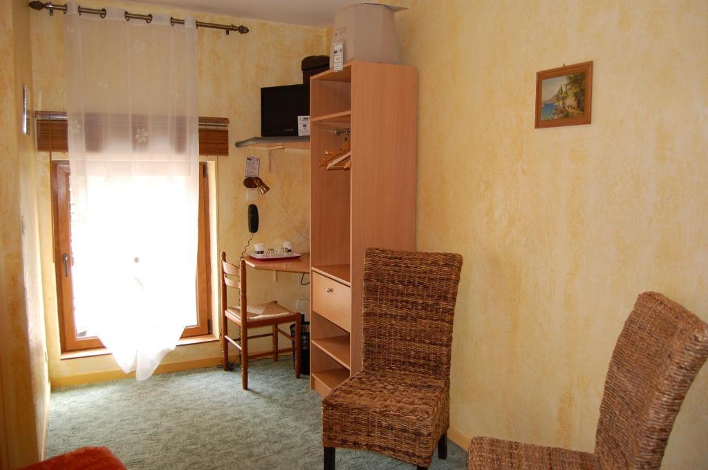 Auberge Du Bord Des Eaux - Demi-Pension Assuree Sur Reservation Saint-Amand-les-Eaux Pokój zdjęcie