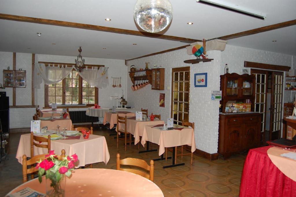 Auberge Du Bord Des Eaux - Demi-Pension Assuree Sur Reservation Saint-Amand-les-Eaux Zewnętrze zdjęcie