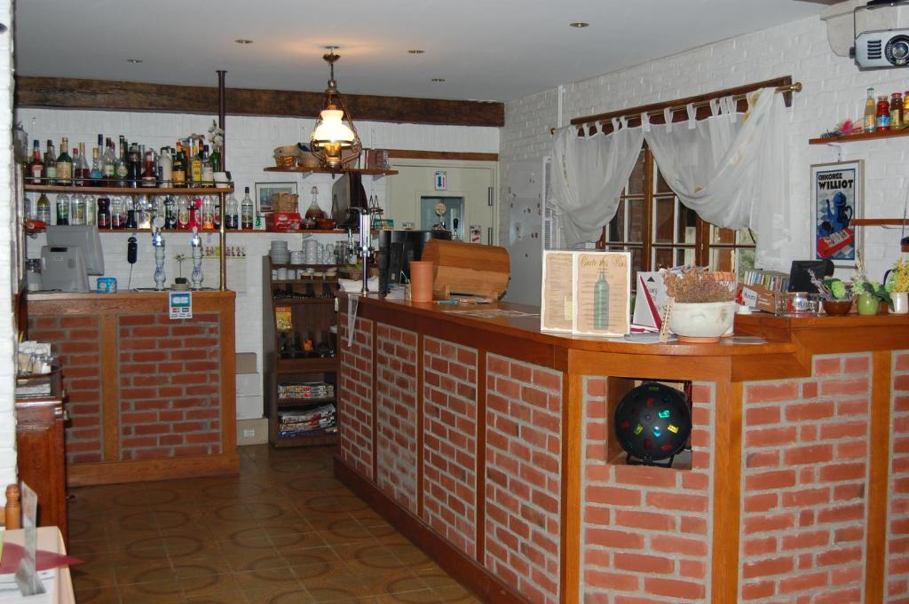 Auberge Du Bord Des Eaux - Demi-Pension Assuree Sur Reservation Saint-Amand-les-Eaux Zewnętrze zdjęcie