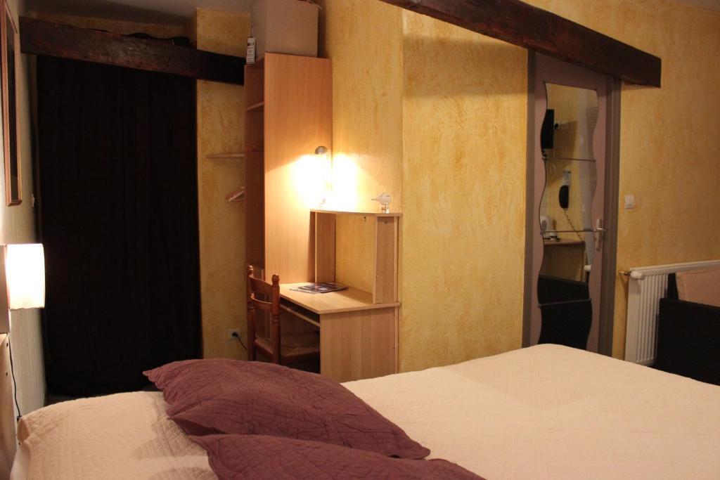 Auberge Du Bord Des Eaux - Demi-Pension Assuree Sur Reservation Saint-Amand-les-Eaux Zewnętrze zdjęcie